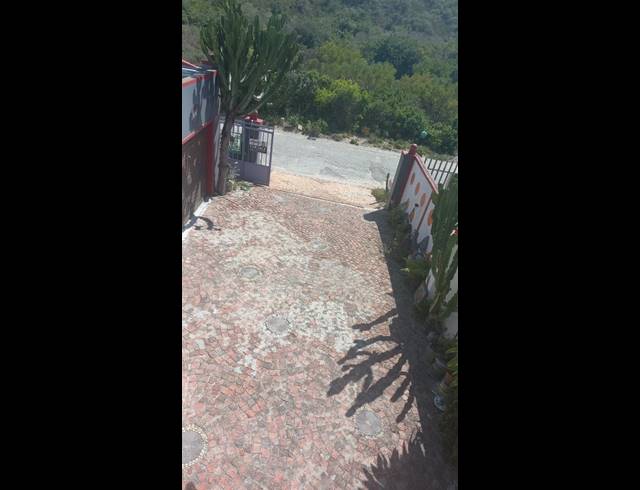 5 BEDROOM FREEHOLD FOR SALE IN KLEINKRANTZ